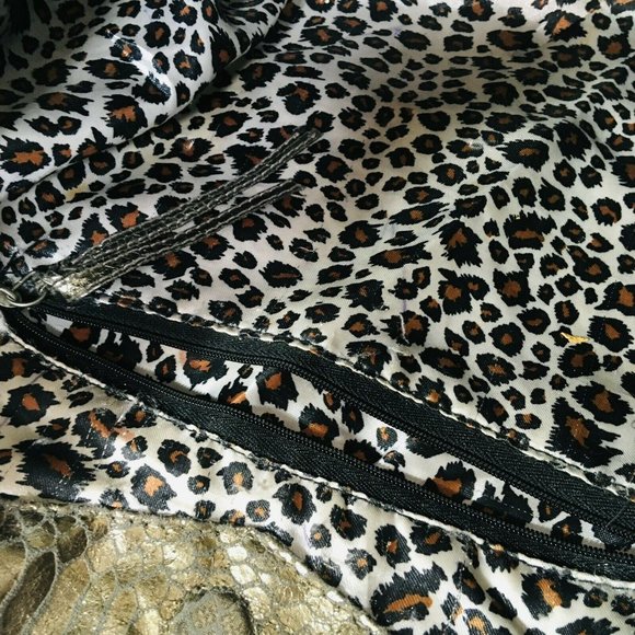 Gold Skull Tote Bag - Picture 6 of 10